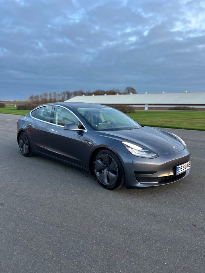 Tesla Model 3 Standard Range+ RWD 4d