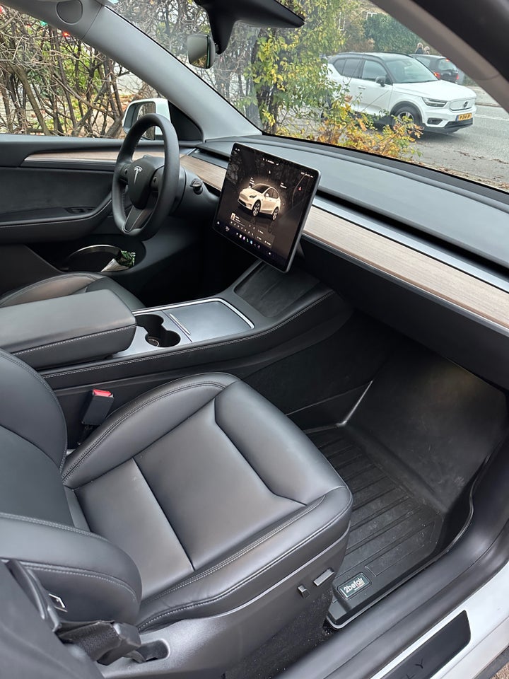 Tesla Model Y Long Range AWD 5d