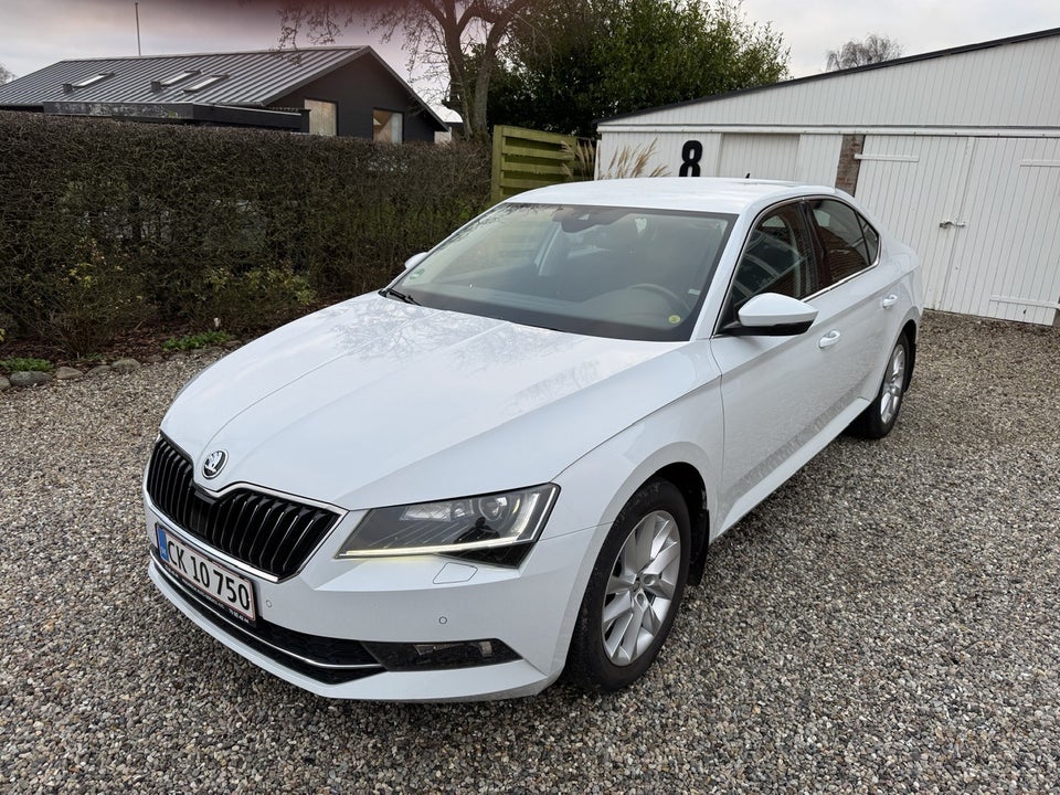 Skoda Superb 1,6 TDi 120 Style DSG 5d