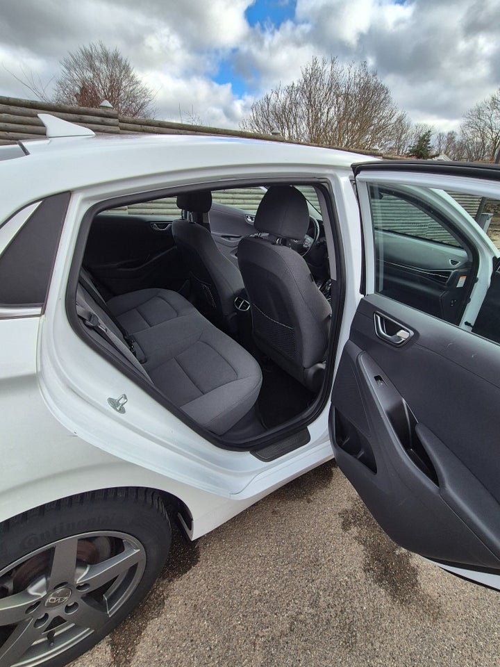 Hyundai Ioniq 1,6 PHEV Premium DCT 5d