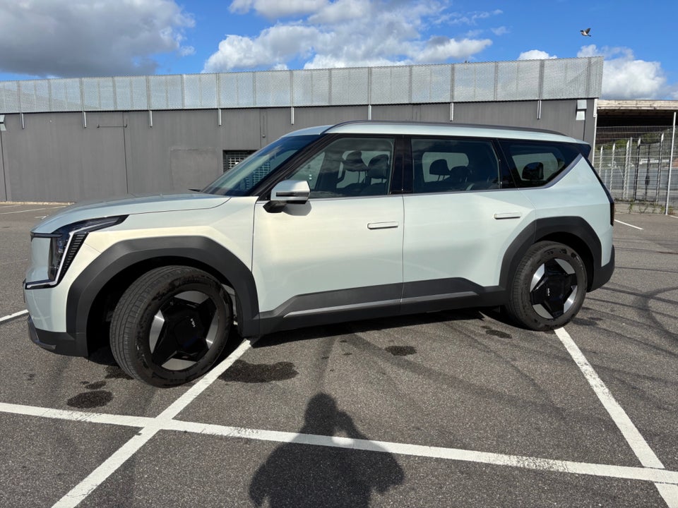 Kia EV9 76 Standard Range Upgrade RWD 7prs 5d