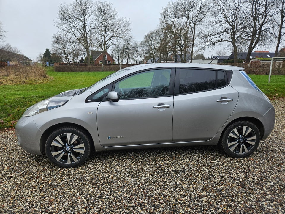 Nissan Leaf 24 Tekna 5d