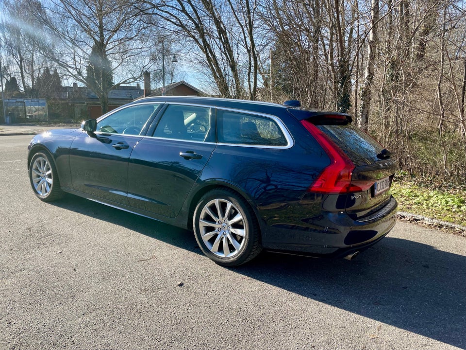 Volvo V90 2,0 T4 190 Momentum aut. 5d