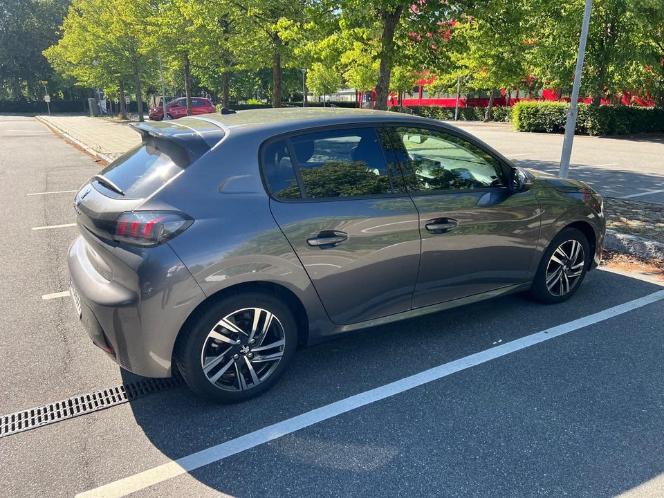 Peugeot 208 1,2 PureTech 100 Evolution+ EAT8 5d