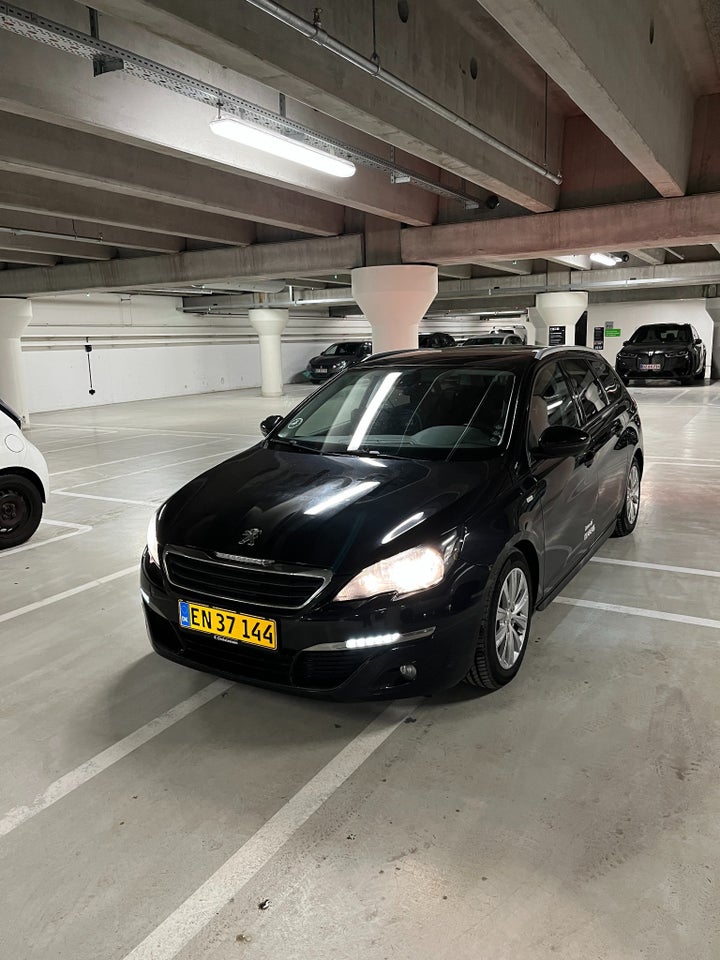 Peugeot 308 1,6 BlueHDi 120 Allure Sky SW Van 5d