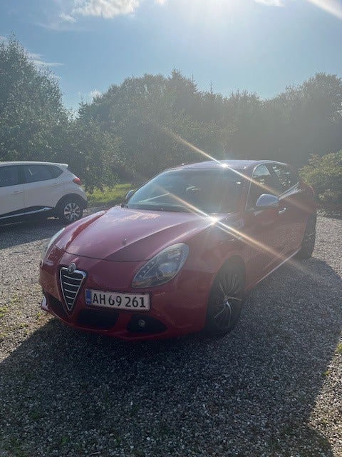 Alfa Romeo Giulietta 2,0 JTD 140 Distinctive 5d