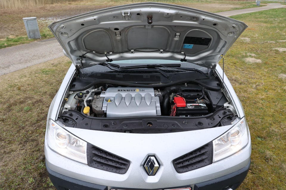 Renault Megane II 1,6 110 Comfort CC 2d