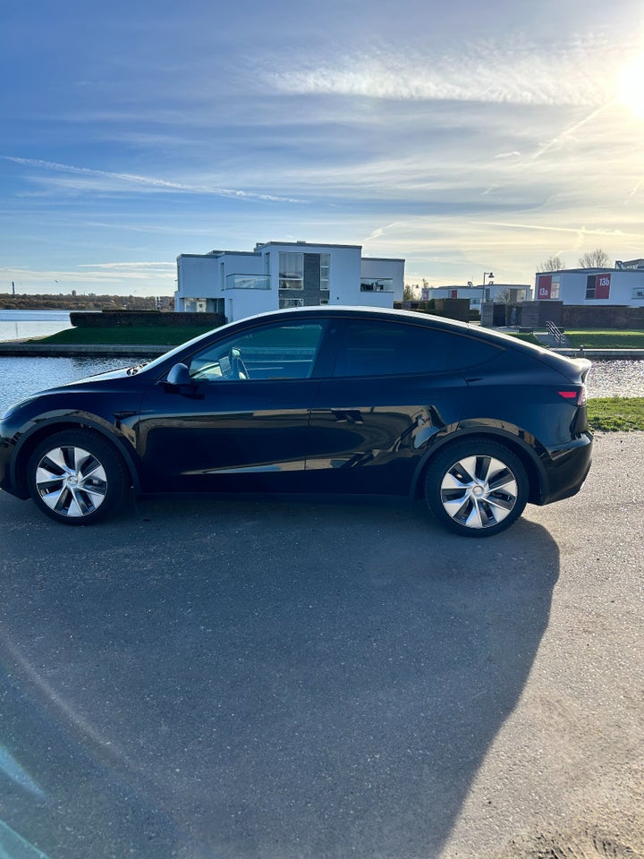 Tesla Model Y RWD 5d