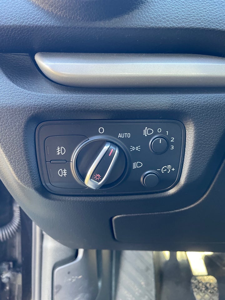 Audi A3 1,6 TDi Attraction Sportback 5d