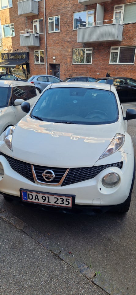 Nissan Juke 1,6 Acenta CVT 5d