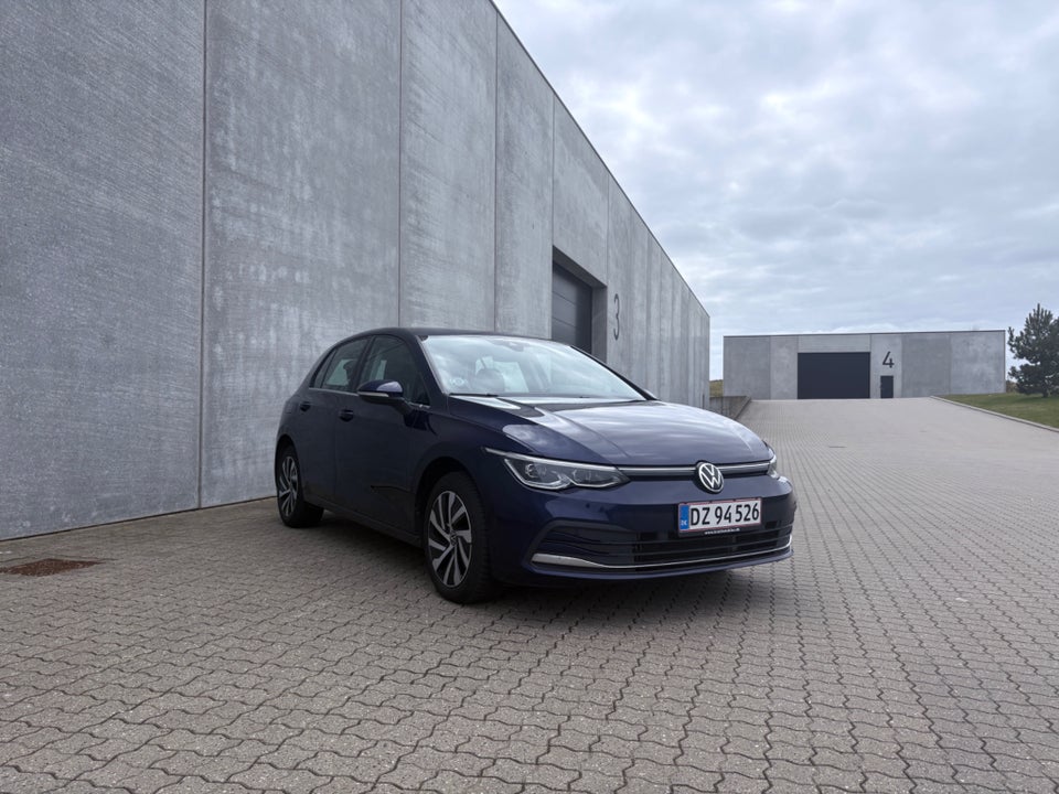 VW Golf VIII 1,4 eHybrid DSG 5d