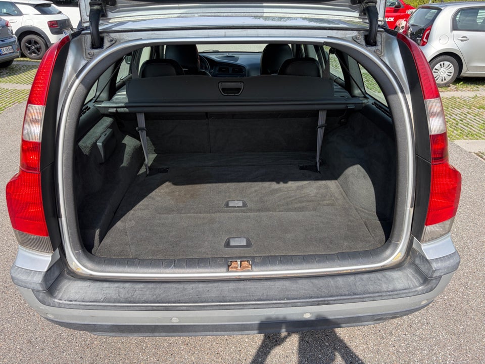Volvo V70 2,4 T 200 aut. 5d