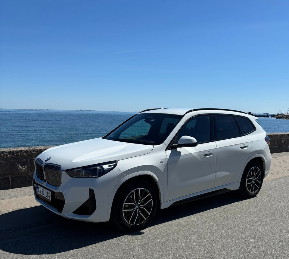 BMW iX1 eDrive20 Fully Charged M-Sport 5d