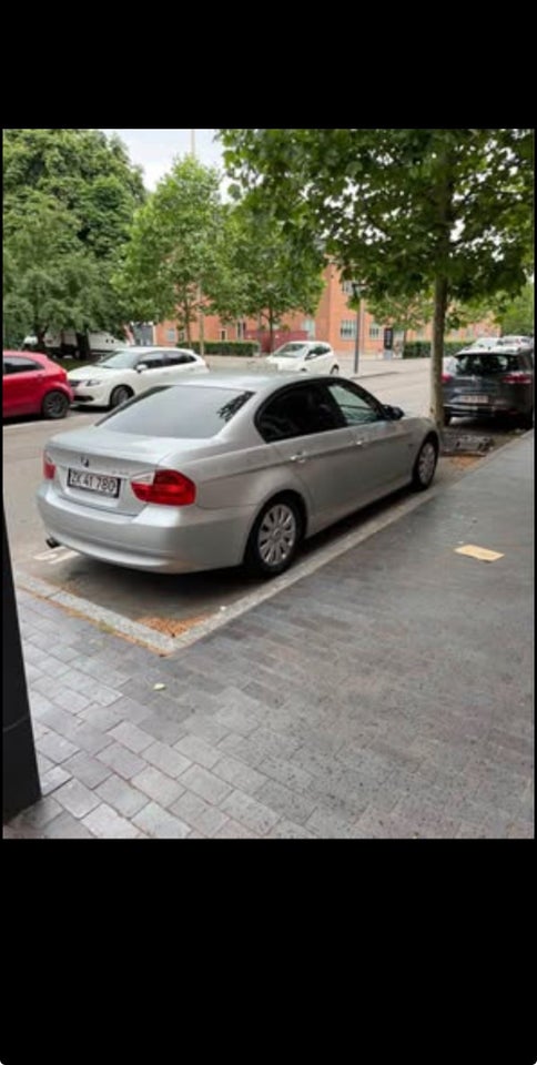 BMW 320i 2,0  4d