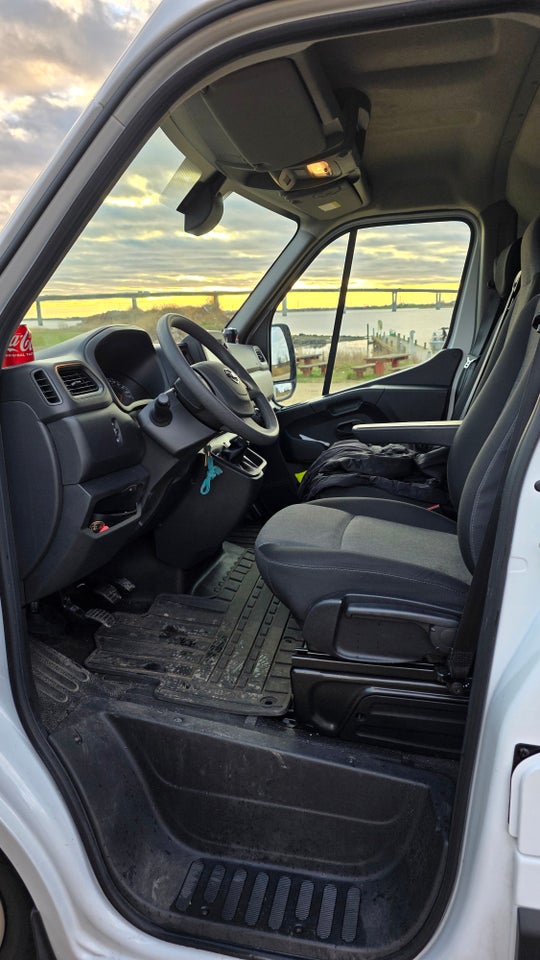 Nissan Interstar 2,3 dCi 150 L2H2 Tekna Van