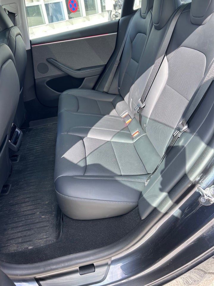 Tesla Model 3 RWD 4d