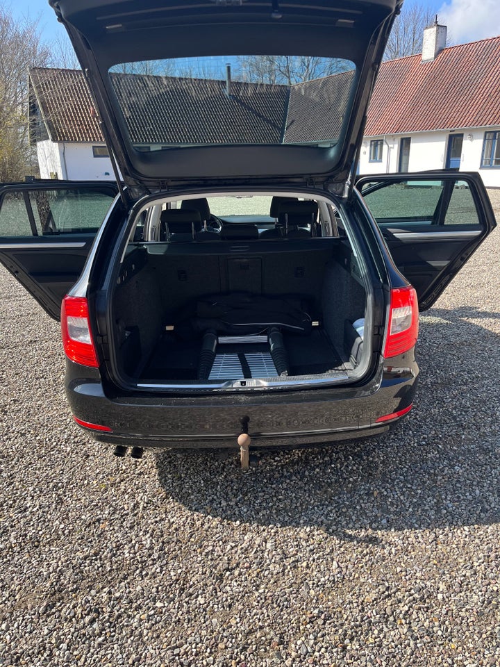 Skoda Superb 1,6 TDi 105 Elegance Combi GreenLine 5d