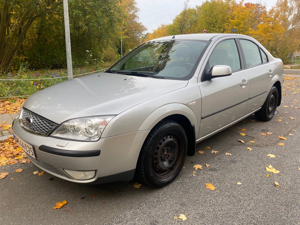 Ford Mondeo 1,8 Trend 4d