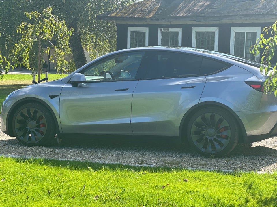 Tesla Model Y Performance AWD 5d