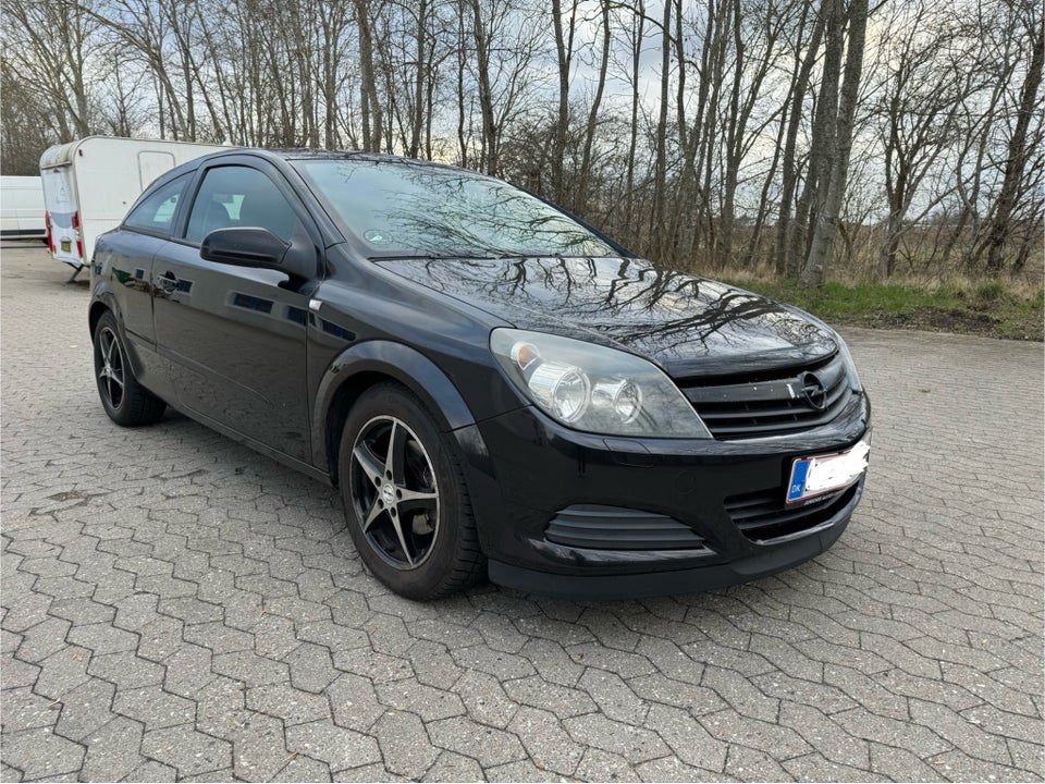 Opel Astra 1,8 140 Enjoy GTC 3d
