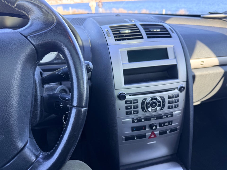 Peugeot 407 1,6 HDi XR SW 5d