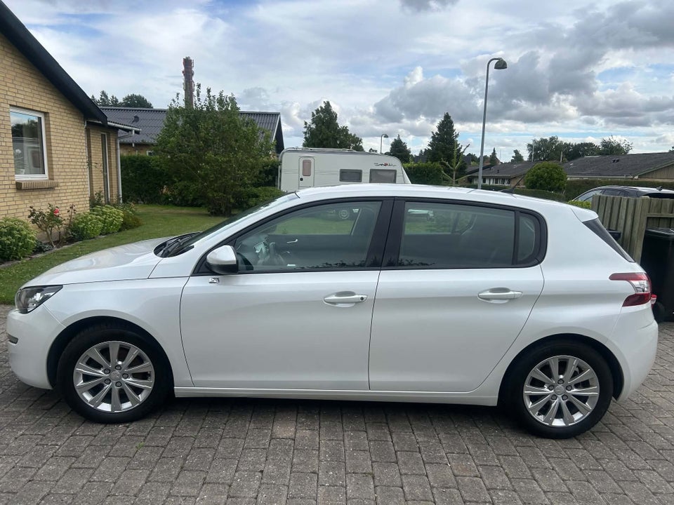Peugeot 308 1,6 THP 125 Allure 5d