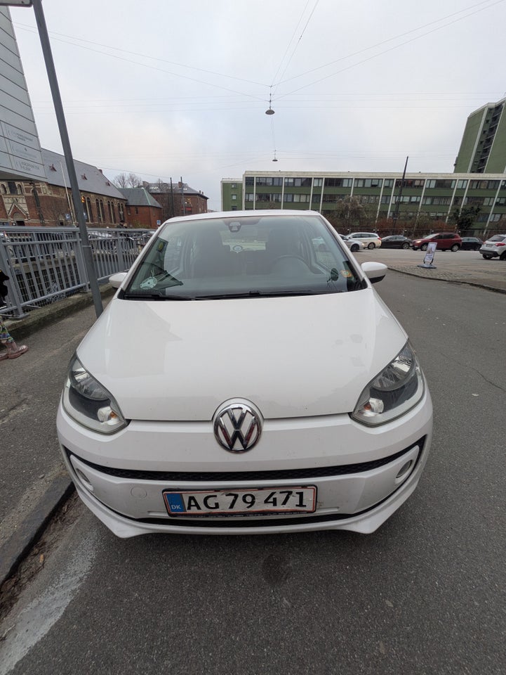 VW Up! 1,0 75 High Up! ASG 3d