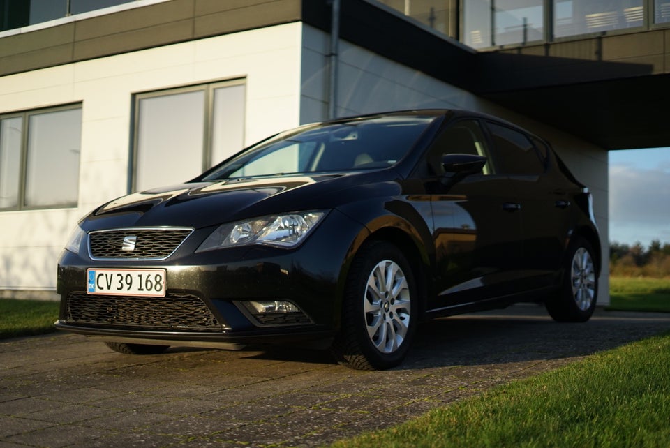 Seat Leon 1,6 TDi 110 Style Barcelona 5d