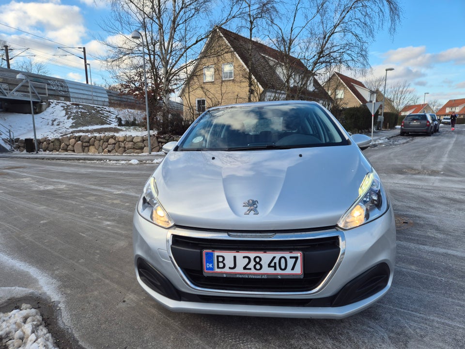 Peugeot 208 1,6 BlueHDi 100 Allure 5d