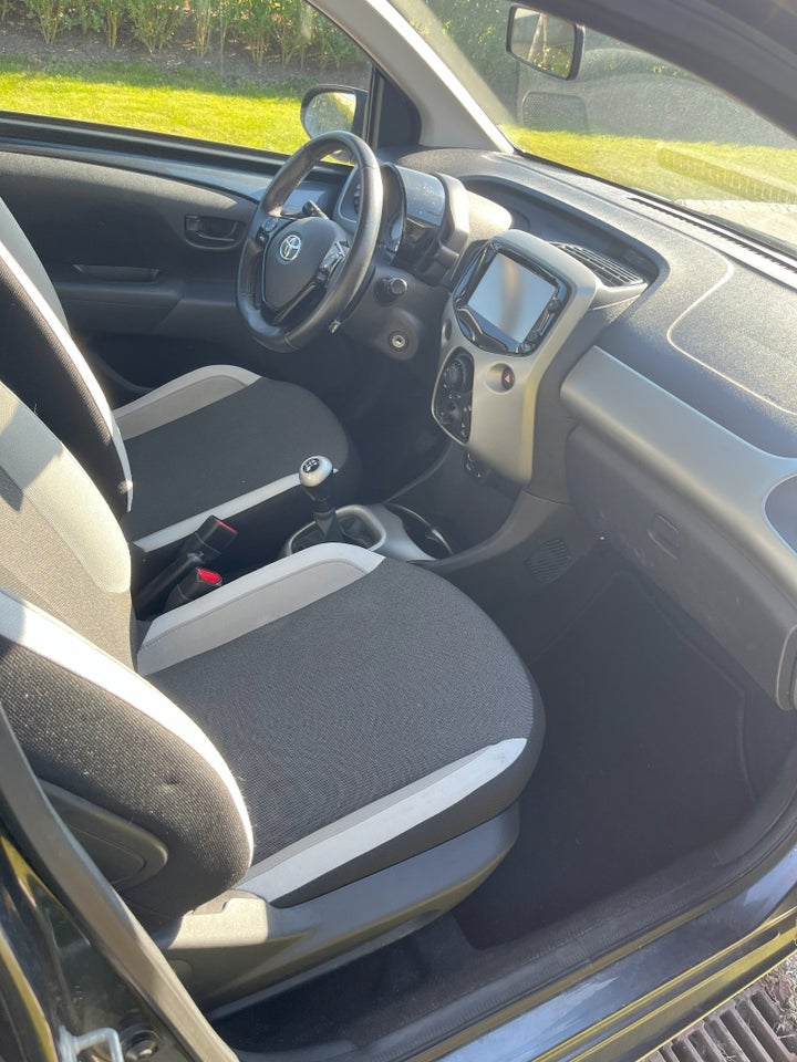 Toyota Aygo 1,0 VVT-i x-play 5d