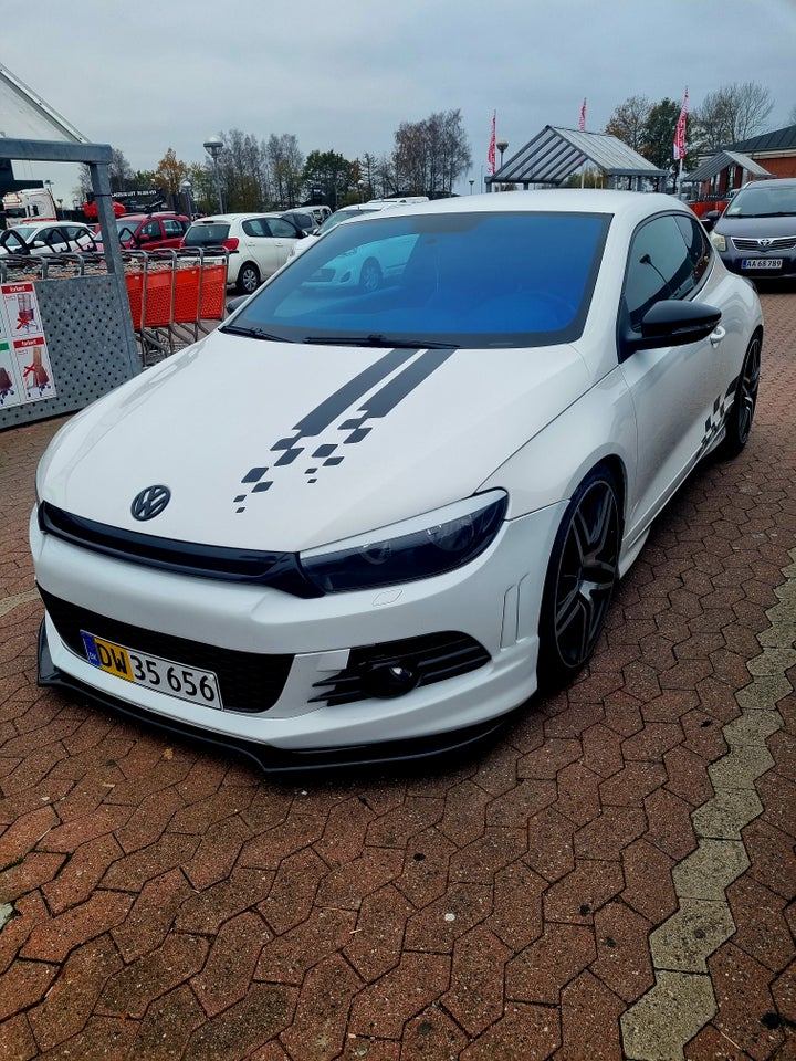 VW Scirocco 2,0 TSi 210 R-line DSG Van 3d