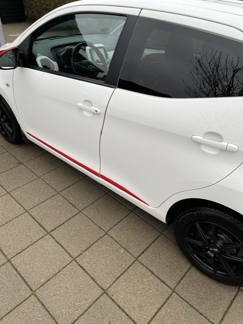 Toyota Aygo 1,0 VVT-i x-press 5d