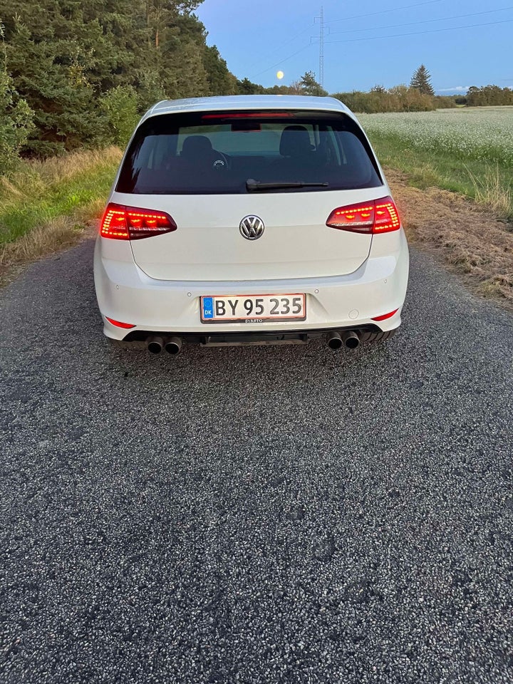 VW Golf VII 1,4 TSi 140 R-line BMT 5d