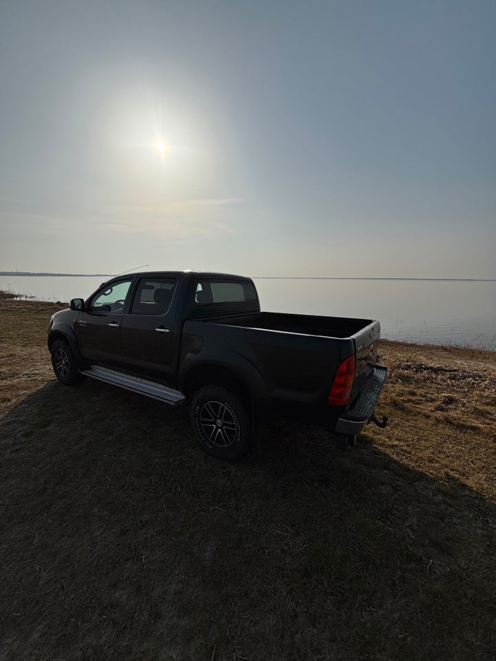 Toyota HiLux 3,0 D-4D Db.Kab 4x4 SR5 4d
