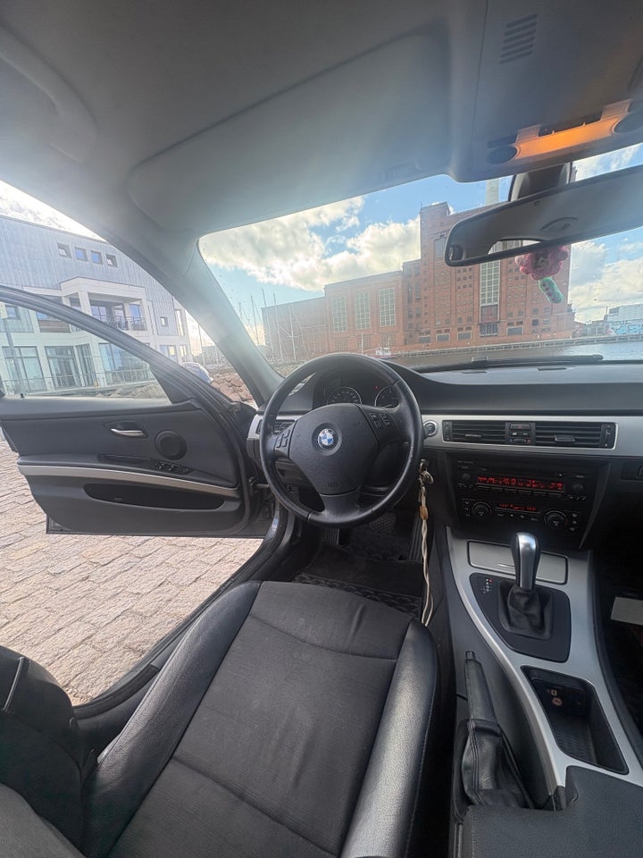 BMW 320i 2,0 aut. 4d