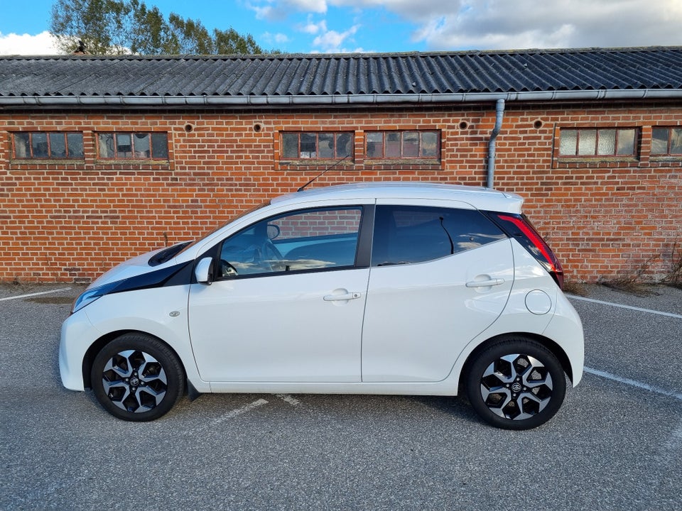 Toyota Aygo 1,0 VVT-i x-press 5d