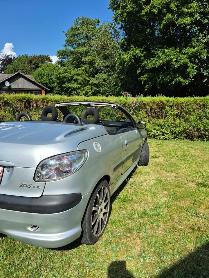Peugeot 206 1,6 16V CC 2d