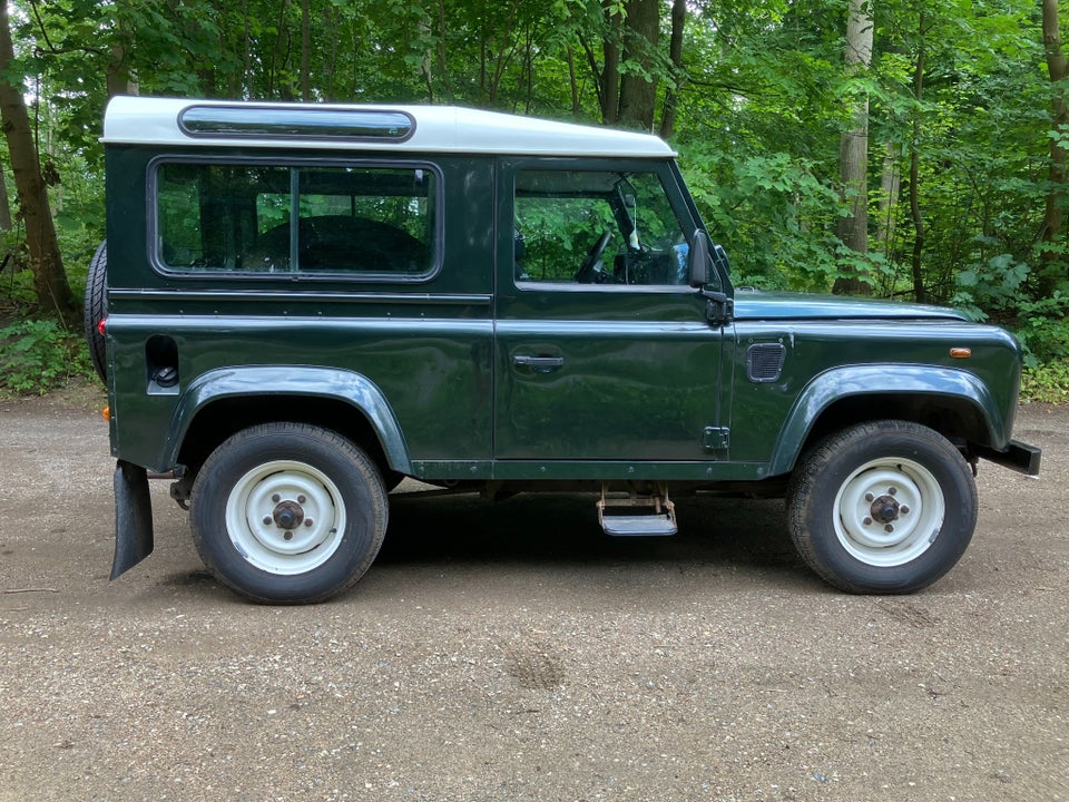 Land Rover Defender 90 2,5 TD5 Hard Top 3d