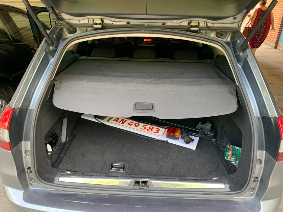 Citroën C5 2,0 HDi 140 Comfort Tourer 5d