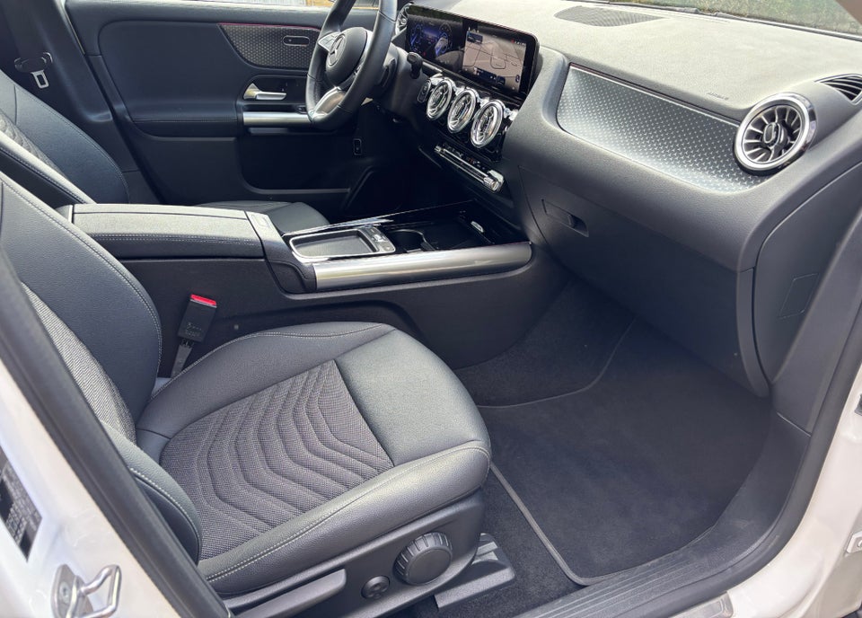 Mercedes EQA250+ Progressive Advance 5d