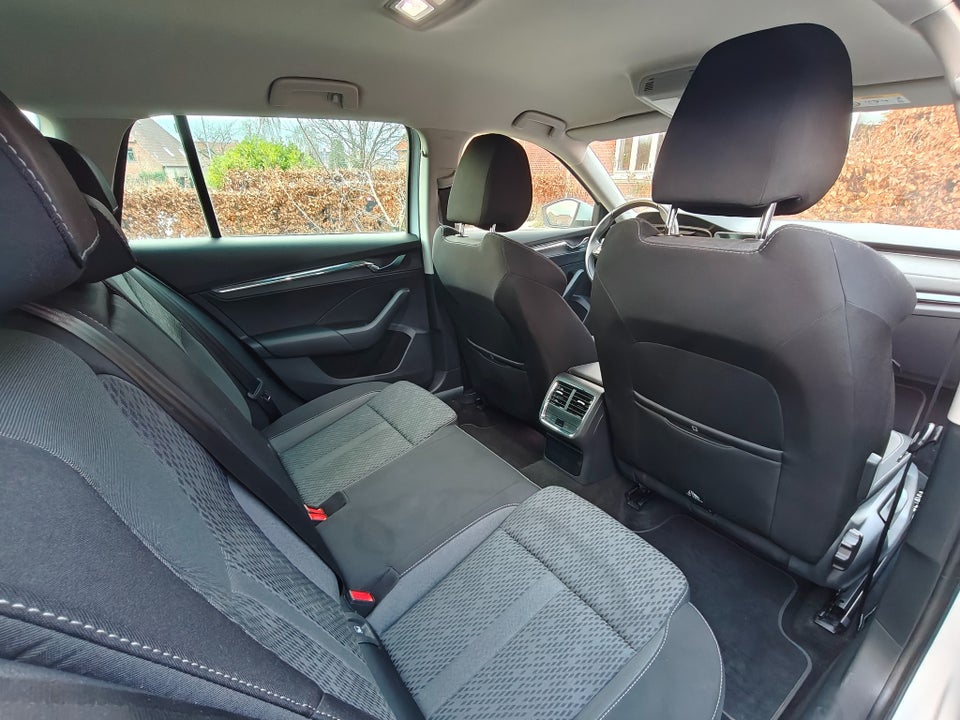 Skoda Octavia 1,4 TSi iV Plus Combi DSG 5d