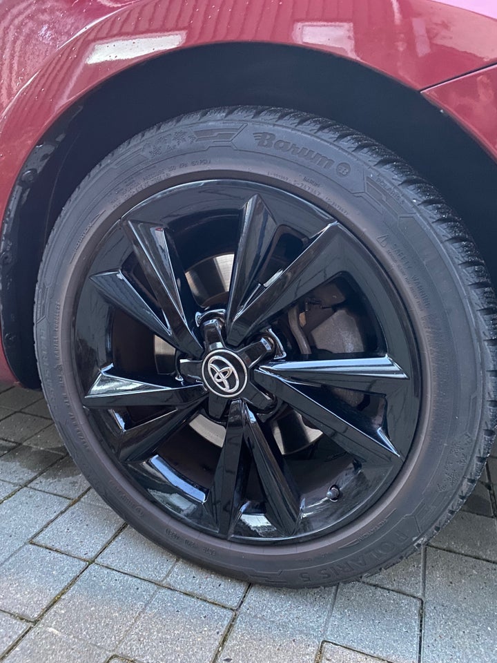 Toyota Auris 1,8 Hybrid H3 CVT Skyview 5d