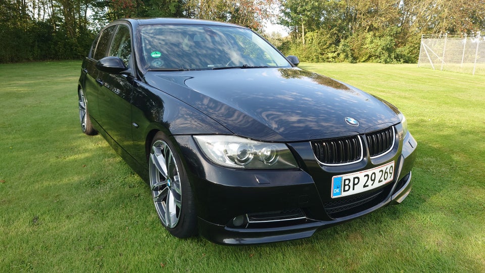 BMW 320i 2,0  4d