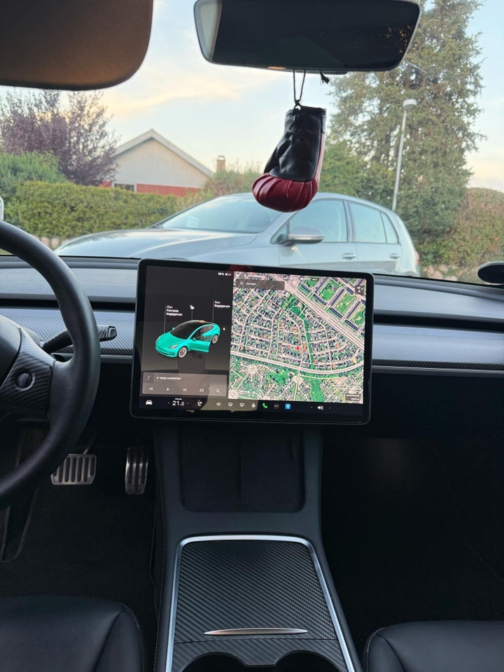 Tesla Model 3 Long Range AWD 4d