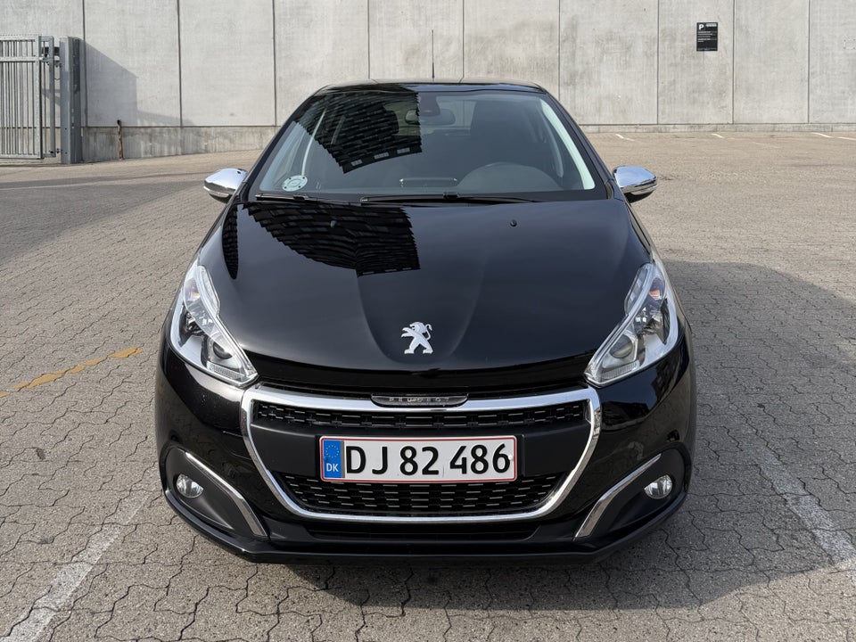 Peugeot 208 1,2 VTi 82 Allure 5d