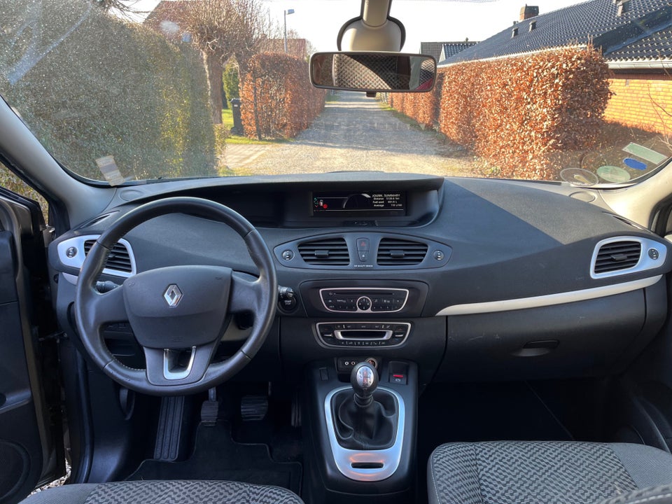 Renault Grand Scenic III 1,6 16V Expression 7prs 5d