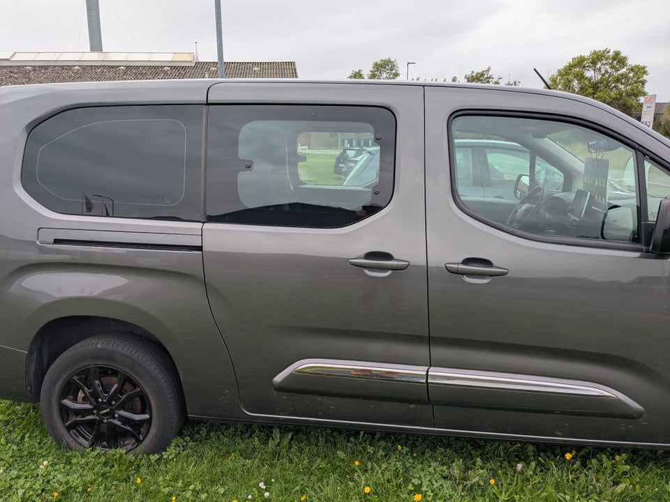 Toyota ProAce City Verso 1,2 T 110 Long Shuttle 7prs 6d