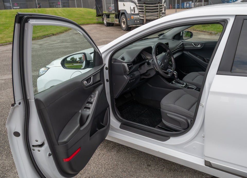 Hyundai Ioniq 1,6 PHEV Trend DCT 5d