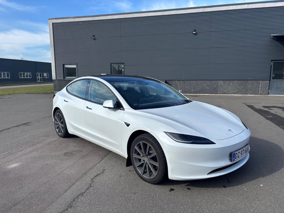 Tesla Model 3 RWD 4d