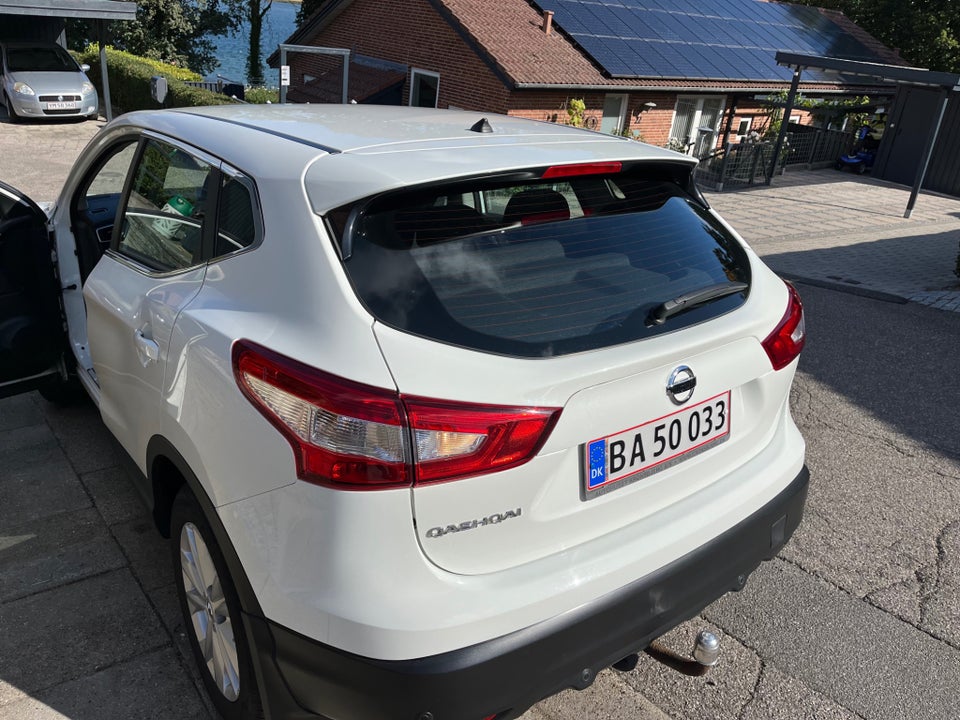 Nissan Qashqai 1,2 Dig-T 115 Acenta 5d